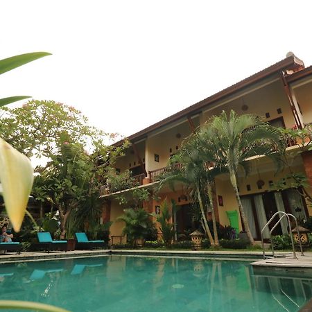 Mina Pelasa Hotel Legian Exterior foto