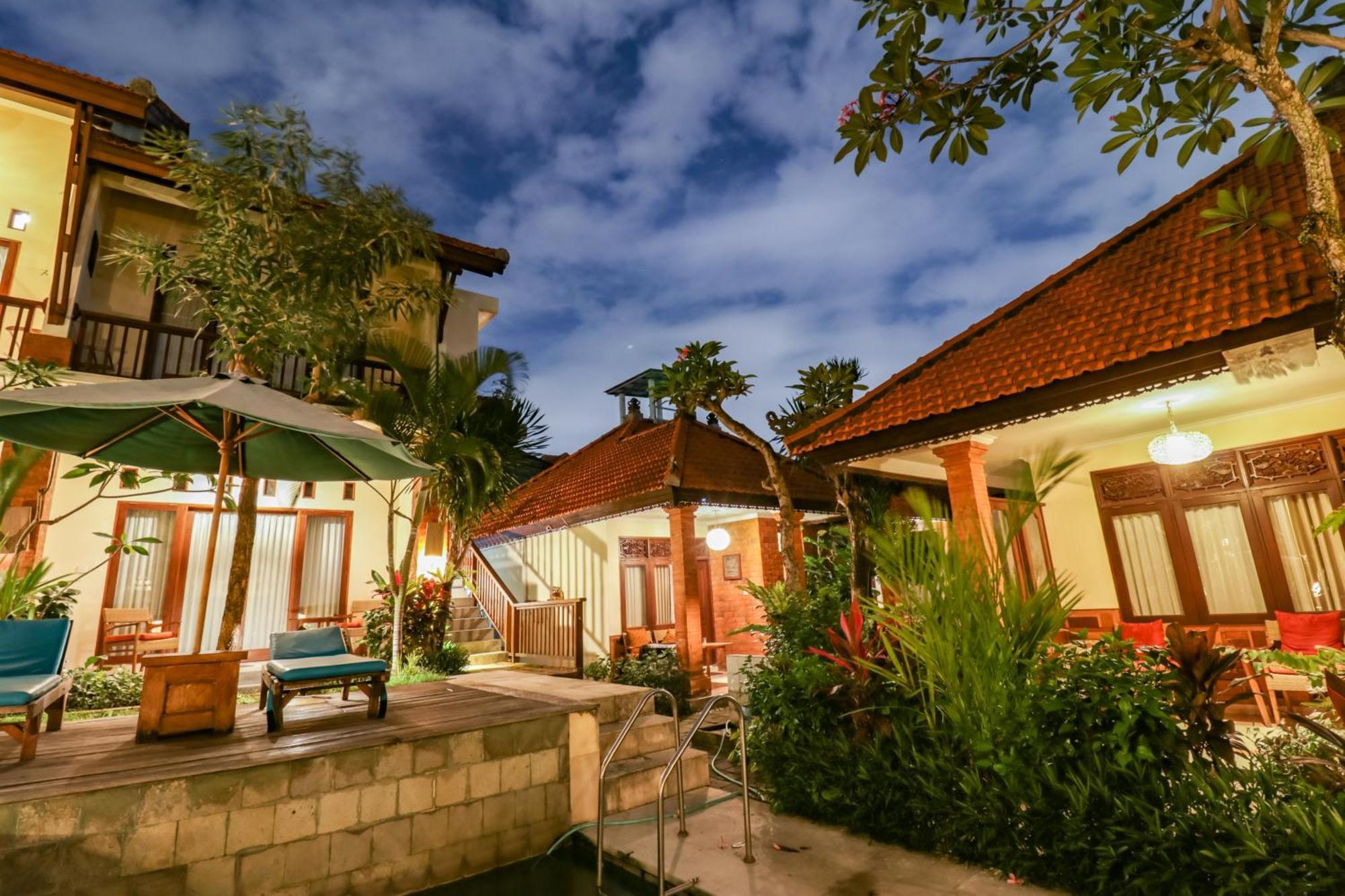 Mina Pelasa Hotel Legian Exterior foto