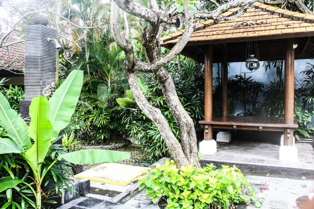 Mina Pelasa Hotel Legian Exterior foto